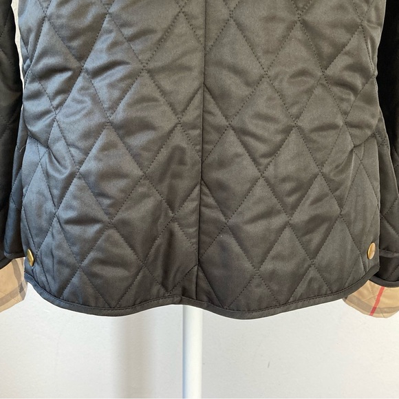 Burberry Black Quilted Puffer Jacket - Picture 6 of 9